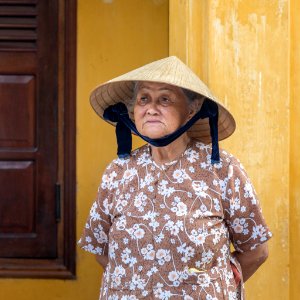 Old Woman From Hoi Han (198511973)