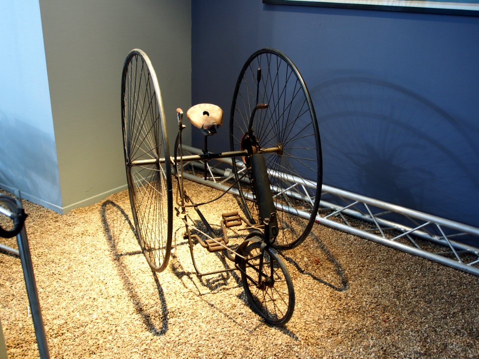 Old Tricycle, Musée de la Moto et du Vélo, Amneville, France, pic-001