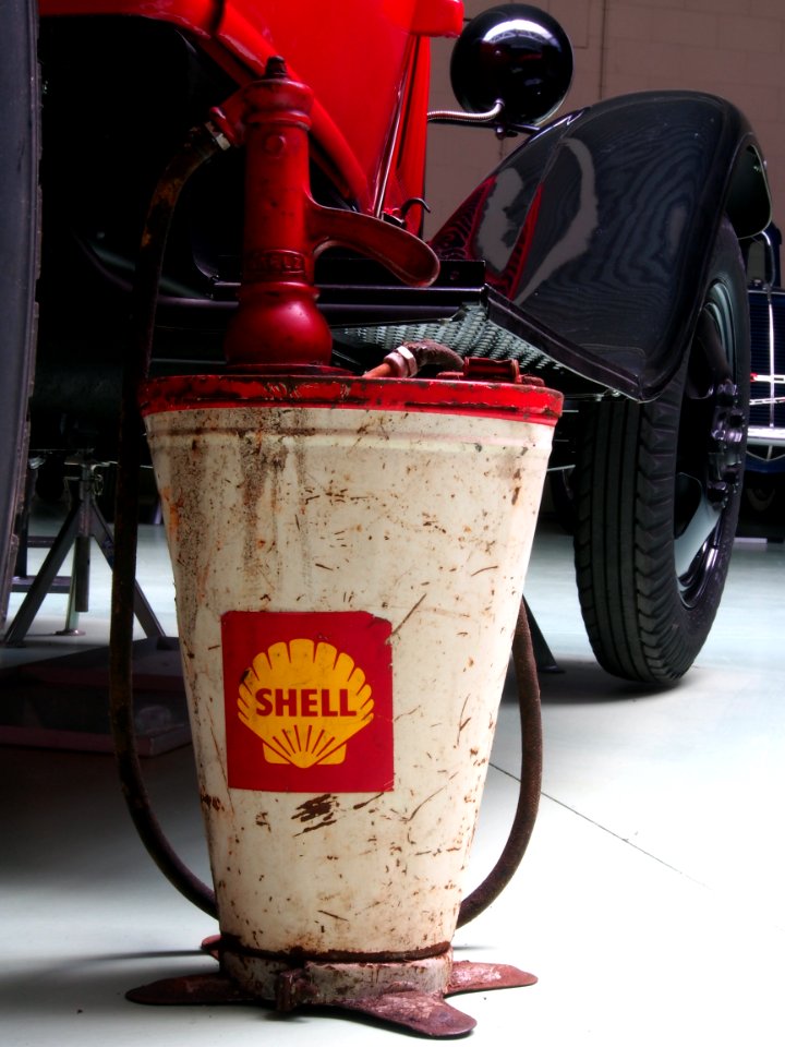 Old Shell oil pump pic3