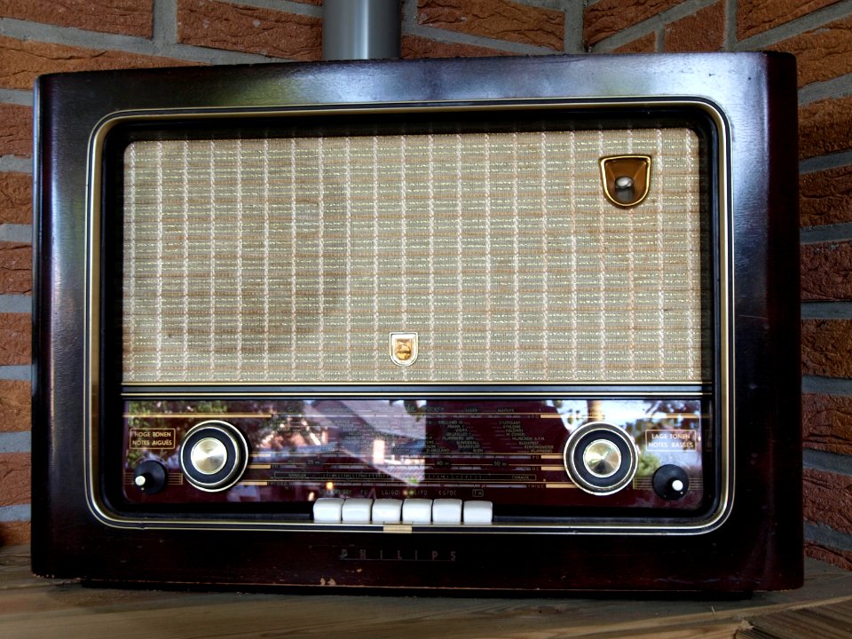 Old Philips Radio pic1