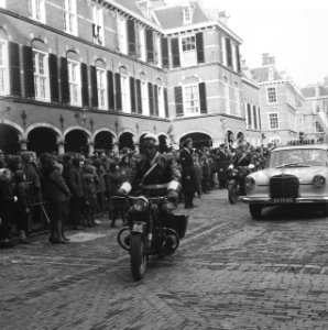 Ondertrouw prinses Beatrix en Claus, Bestanddeelnr 918-7945