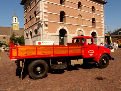 Old truck of Frenken transporten Roggel pic