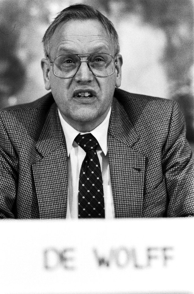 Persconferentie ROM over rapport arbeidstijdverkorting prof. dr. C. H. J. Wolff, Bestanddeelnr 933-5003