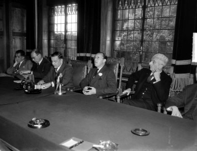 Persconferentie Prins Bernhard over Zuid-Amerikaanse reis, Bestanddeelnr 904-5493