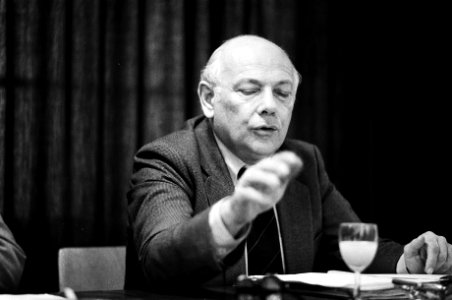 Persconferenties, politici, portretten, werkgelegenheidsbeleid, Bestanddeelnr 930-2885