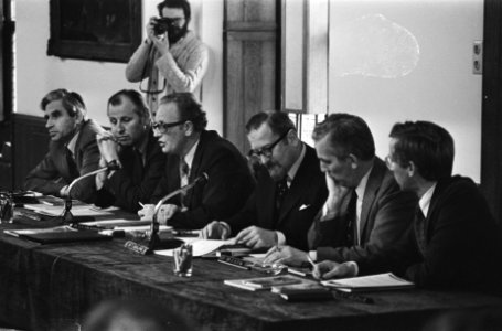 Persconferenties, ministers, staatssecretarissen, Jong Ozn, Klaas de, Bestanddeelnr 929-0976