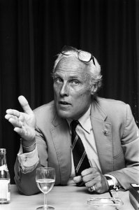 Persconferenties, journalisten, portretten, Bestanddeelnr 932-6745