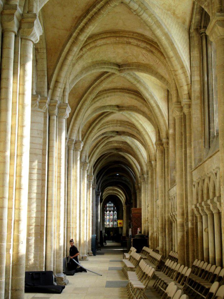 Peterborough Cathedral, south aisle 01