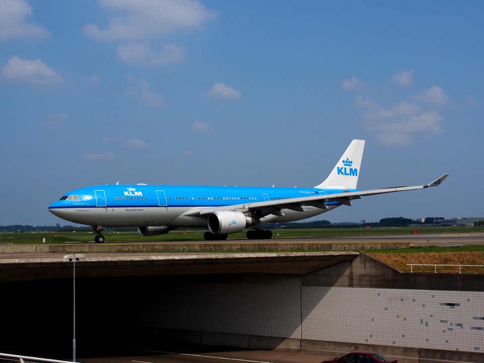 PH-AOB KLM Royal Dutch Airlines Airbus A330-203 - cn 686 pic2