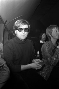 Peter Oosthoek ontvangt Kunstcriticusprijs in Heineken Brouwerij Amsterdam, nr , Bestanddeelnr 924-8860