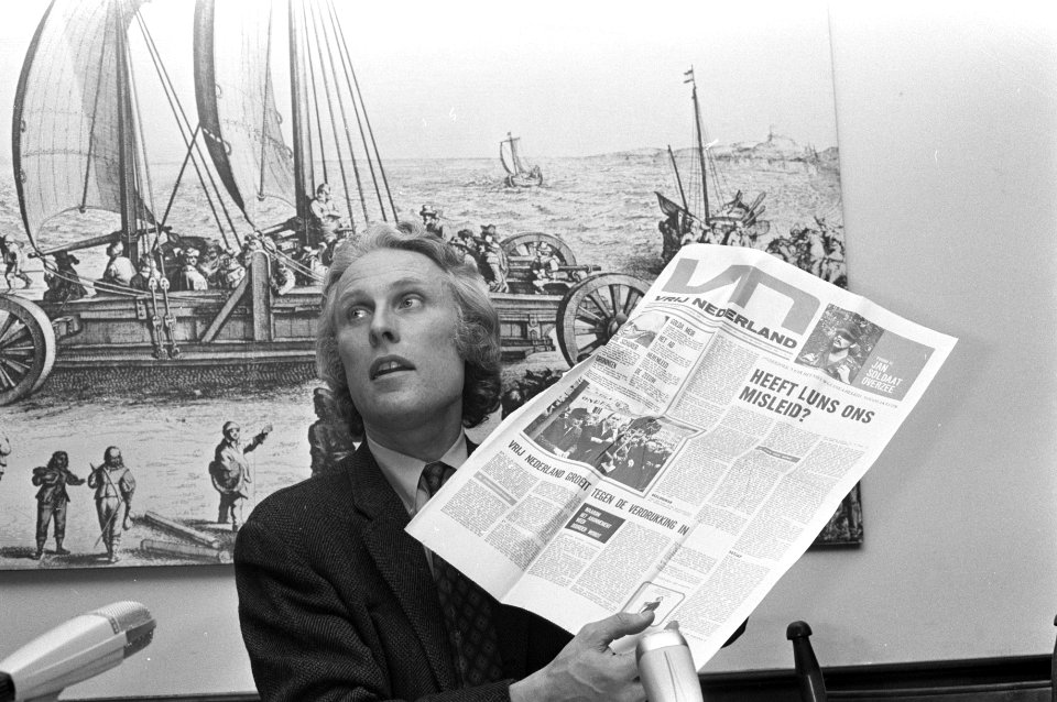 Persconferentie van journalist W. L. Oltmans in Nieuwspoort i.v.m. aanklacht teg, Bestanddeelnr 925-3273