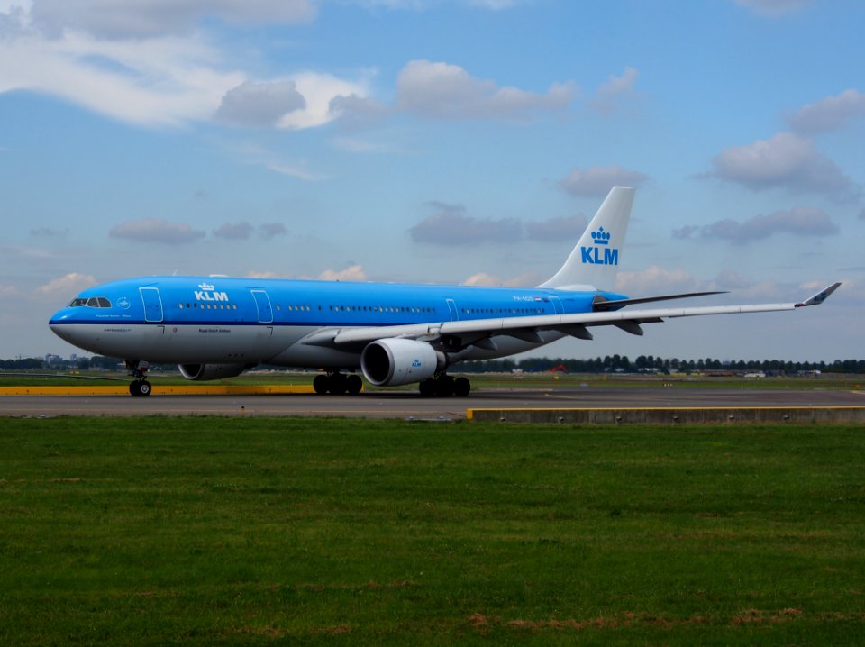 PH-AOD KLM Royal Dutch Airlines Airbus A330-203 taxiing at Schiphol (AMS - EHAM), The Netherlands, 18may2014, pic-5