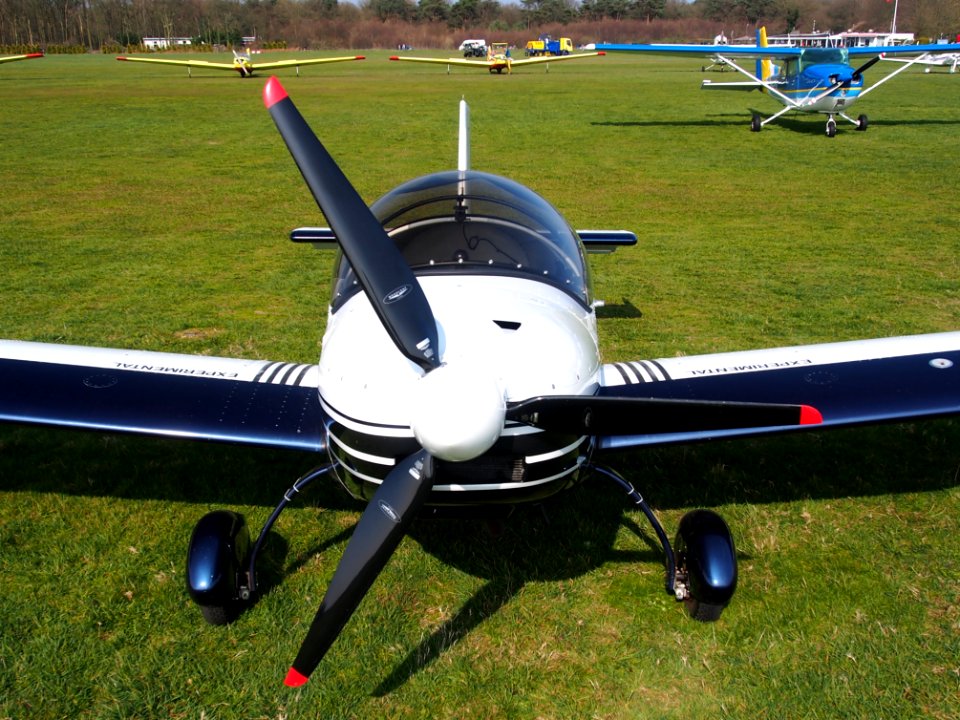 PH-4K6, Czech AC Wor, CH 601 XL at Hilversum Airport (ICAO EHHV), photo5