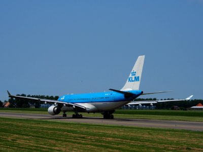 PH-AOL KLM Royal Dutch Airlines Airbus A330-203 - pic7