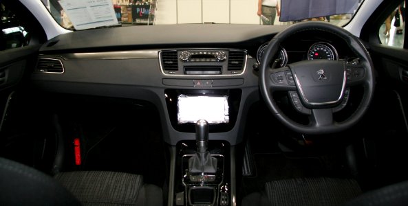 Peugeot 508 SW interior