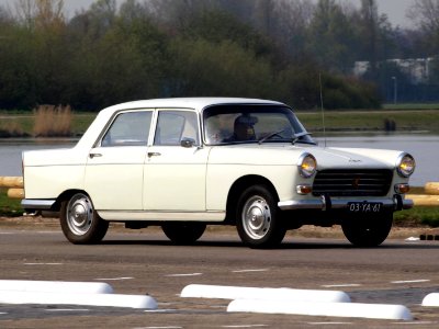 Peugeot 404 (1974) , Dutch licence registration 03-YA-61 pic3