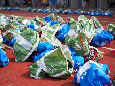 Clothes transport luggage bag