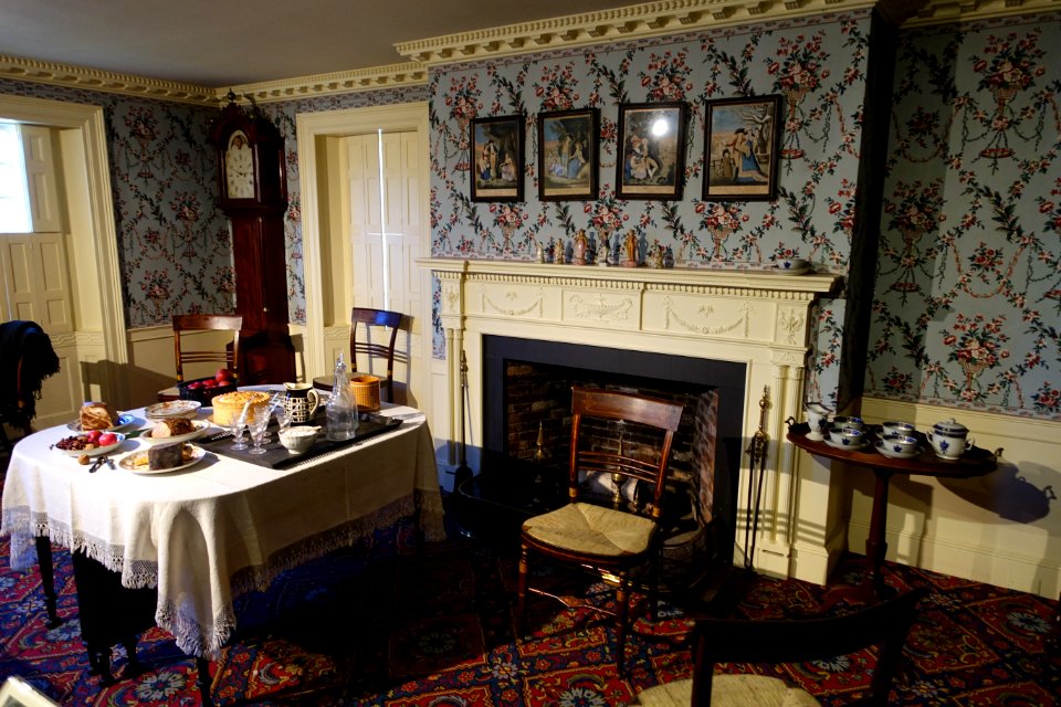 Period room during mourning, early 1800s - Concord Museum - Concord, MA - DSC05789