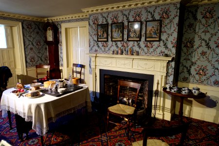 Period room during mourning, early 1800s - Concord Museum - Concord, MA - DSC05789