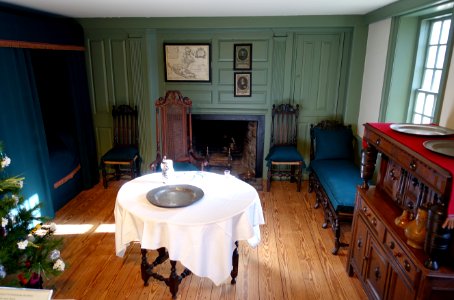 Period room, c. 1725 - Concord Museum - Concord, MA - DSC05682