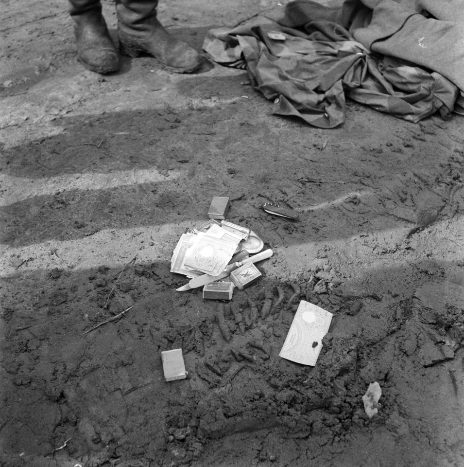 Persoonlijke bezittiingen van krijgsgevangen Duitse soldaten (Luftwaffe of Falls, Bestanddeelnr 900-2381