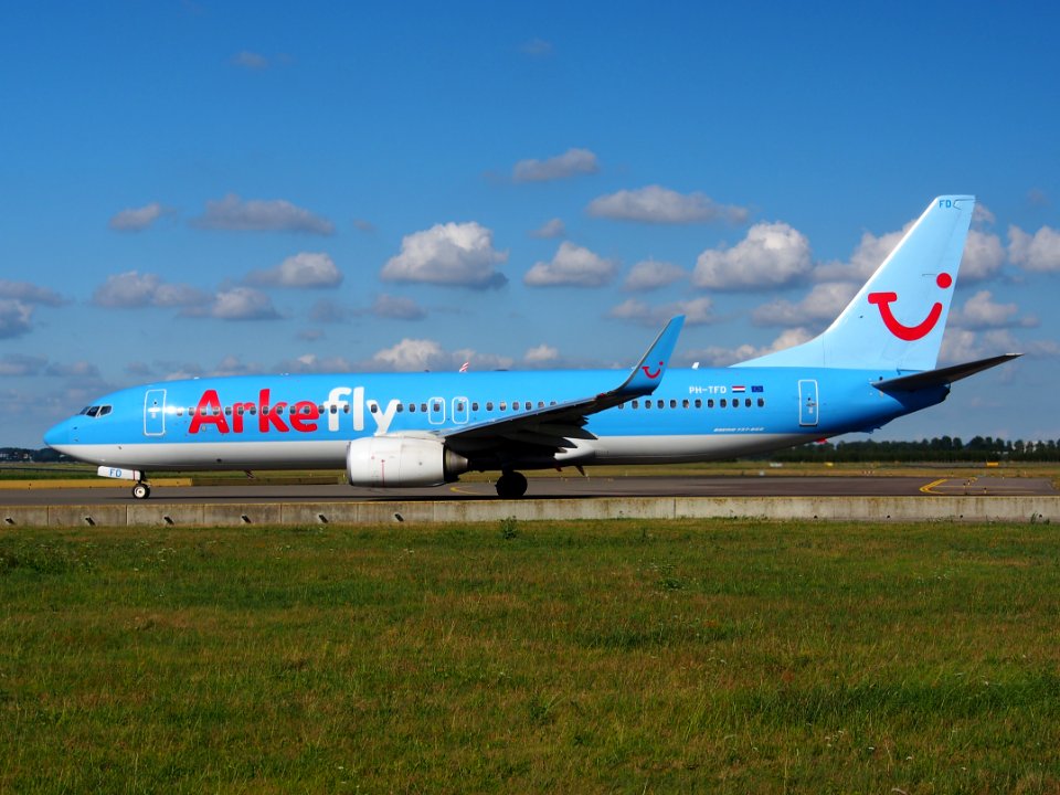 PH-TFD ArkeFly Boeing 737-86N(WL) - cn 38014 taxiing, 25august2013 pic-004