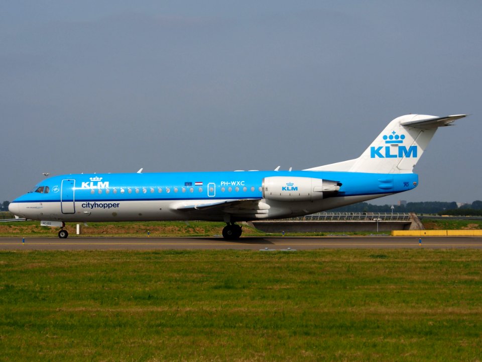 PH-WXC KLM Cityhopper Fokker F70 - cn 11574 13july2013 taxiing pic4
