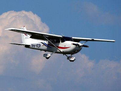 PH-VOP Cessna 172R Skyhawk at Hilversum Airport (ICAO EHHV)