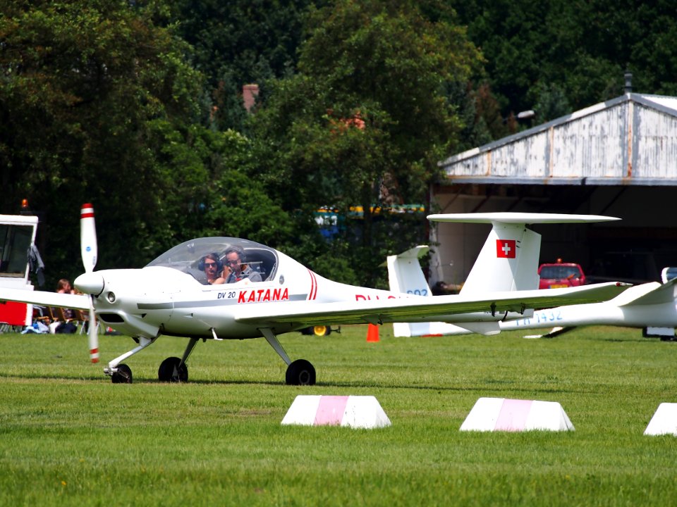 PH-SKM, HOAC DV20 Katana at Hilversum Airport (ICAO EHHV), photo7