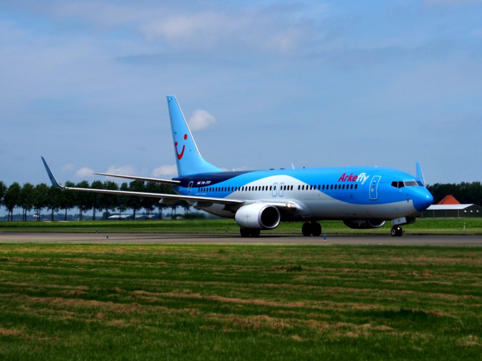 PH-TFF ArkeFly Boeing 737-86N(WL) - cn 35220 pic1