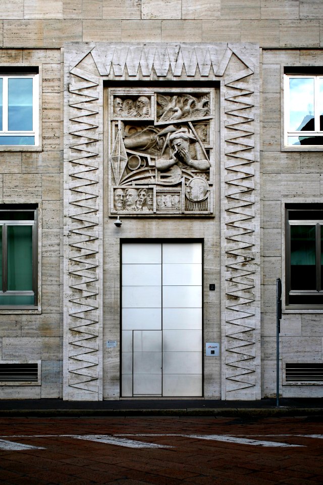 Piazza Affari 2 Milano