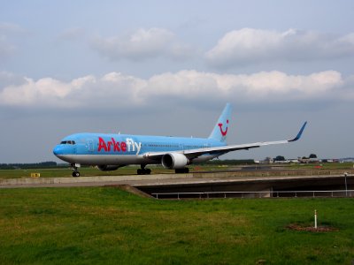 PH-OYI ArkeFly Boeing 767-304(ER)(WL) - cn 29138 taxiing 14july2013 pic-002