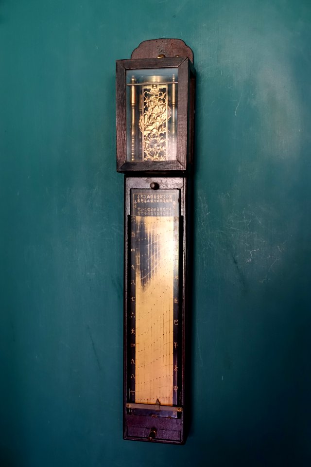 Pillar clock, Japanese - Snowshill Manor - Gloucestershire, England - DSC09524