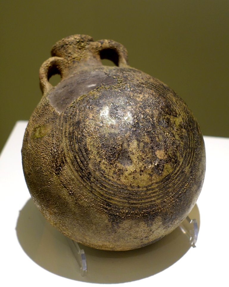 Pilgrim flask, found at Hagenmarkt, Braunschweig, early 13th century AD, tin, lead - Braunschweigisches Landesmuseum - DSC04580