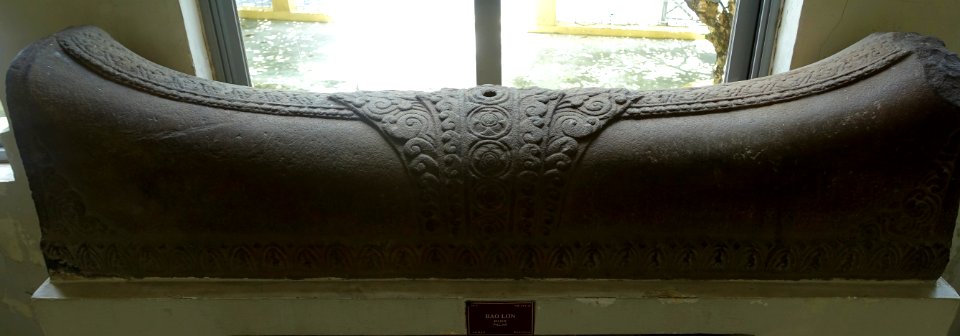 Pillar, Ha Ban, 11th-13th century, Binh Dinh - Museum of Cham Sculpture - Danang, Vietnam - DSC01466