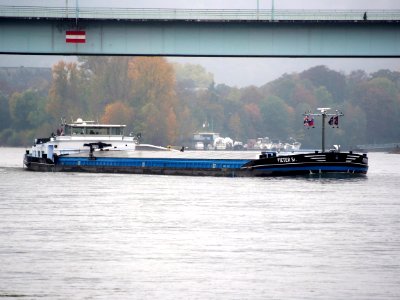 Pieter Sr,ENI 02324902 on the Rhine river at Koblenz, pic1