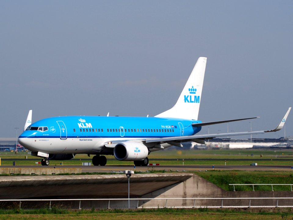 PH-BGN KLM Royal Dutch Airlines Boeing 737-7K2(WL) - cn 38125 taxiing, 25august2013 pic-1