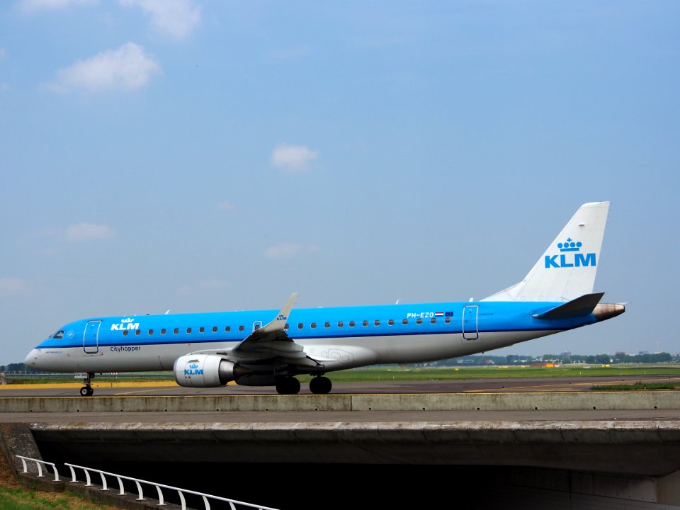 PH-EZO KLM Cityhopper Embraer ERJ-190STD (ERJ-190-100) - cn 19000345 pic05