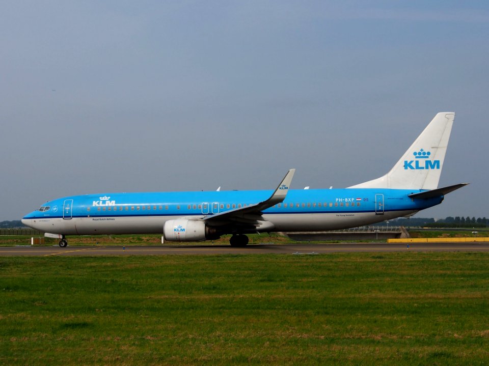 PH-BXP KLM Royal Dutch Airlines Boeing 737-9K2(WL) taxiing 13july2013 pic4