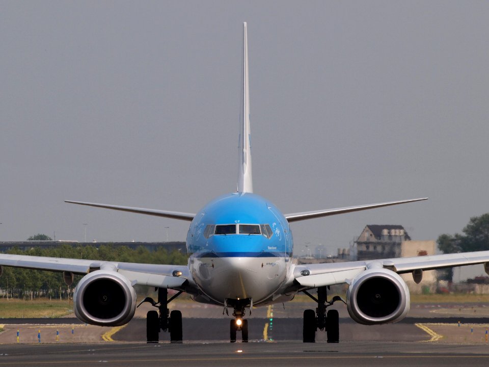 PH-BGT KLM Royal Dutch Airlines Boeing 737-7K2(WL) - cn 38634 taxiing 14july2013 pic1