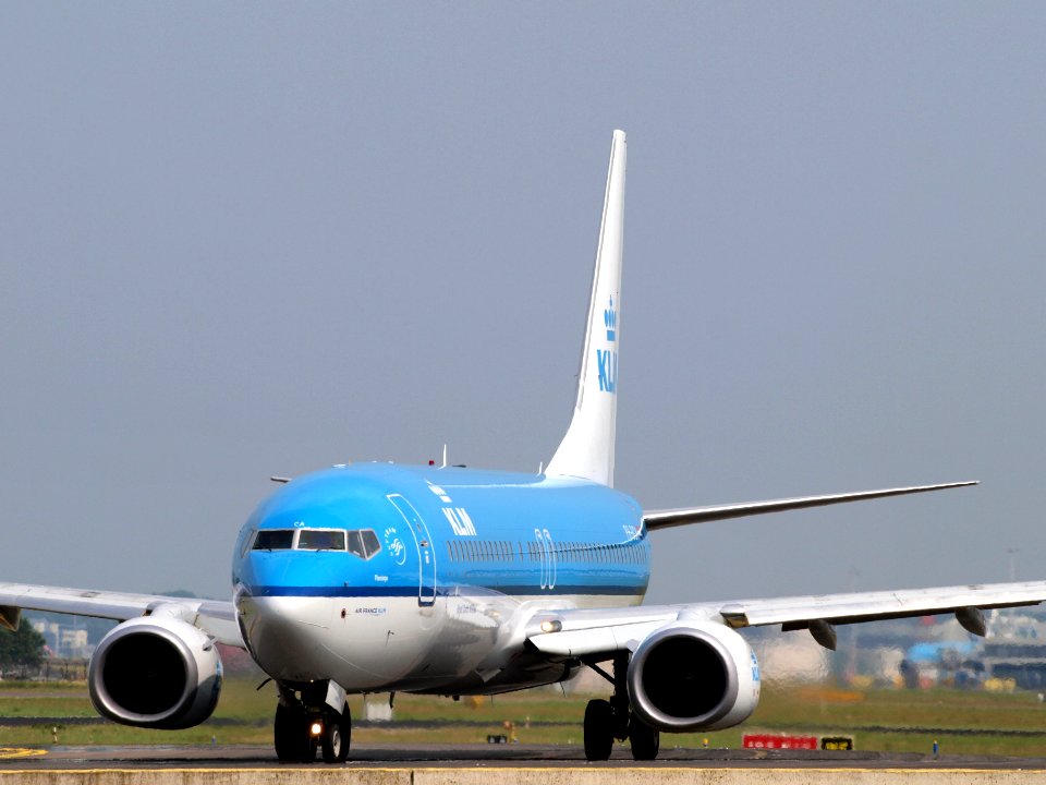 PH-BCA KLM Royal Dutch Airlines Boeing 737-8K2(WL) - cn 37820 taxiing 13July2013 pic2