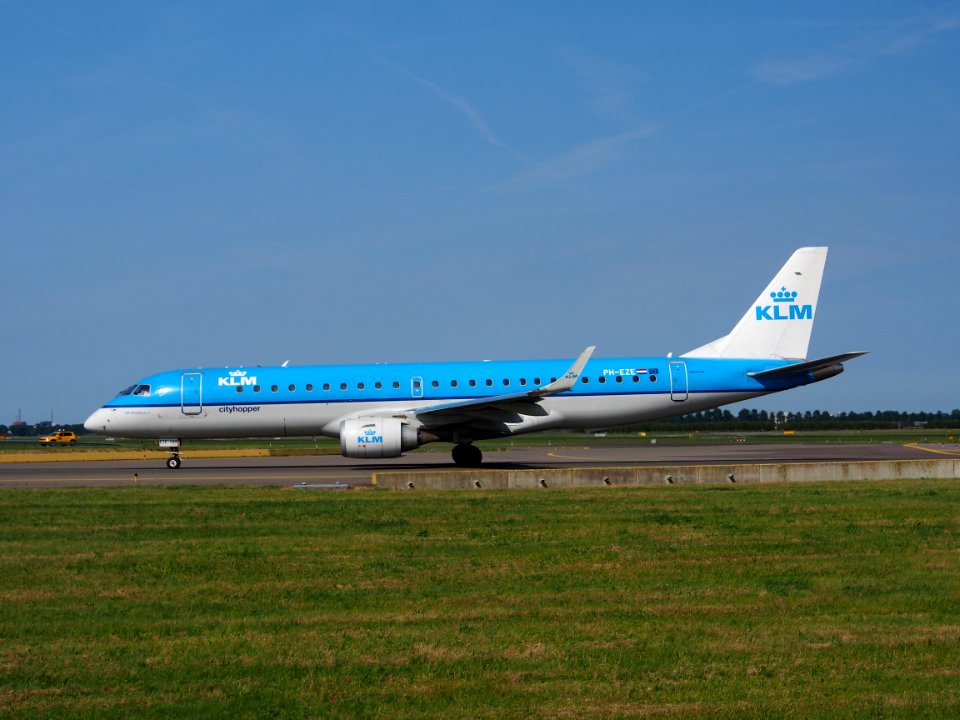 PH-EZE KLM Cityhopper Embraer ERJ-190STD (ERJ-190-100) - cn 19000288 pic2