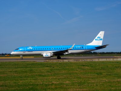 PH-EZE KLM Cityhopper Embraer ERJ-190STD (ERJ-190-100) - cn 19000288 pic2