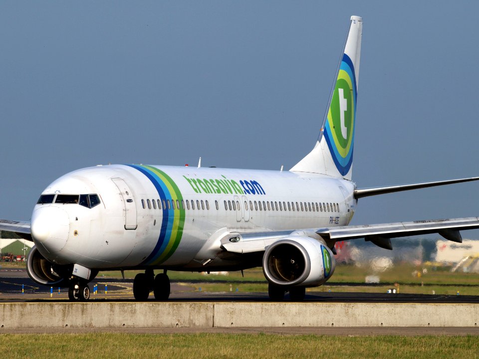PH-HZE Transavia Boeing 737-8K2(WL) - cn 28377 taxiing 15july2013 pic-003