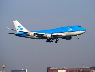PH-BFH landing at Schiphol (AMS - EHAM), The Netherlands, pic1 photo