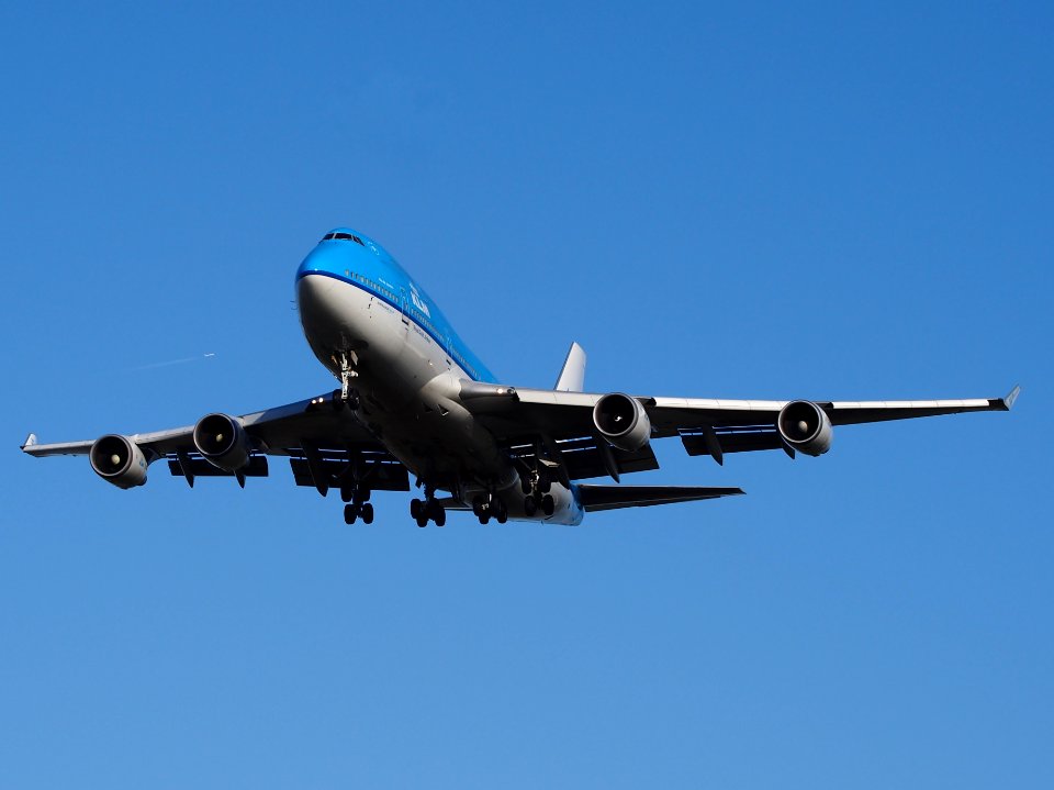 PH-BFR, landing at Schiphol on 2Feb2014 pic02