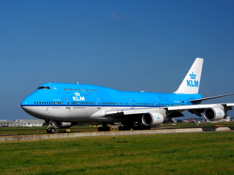 PH-BFR KLM Royal Dutch Airlines Boeing 747-406(M) - cn 27202 taxiing 18july2013 pic-003