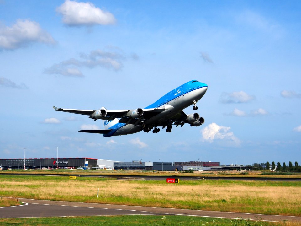 PH-BFE KLM Royal Dutch Airlines Boeing 747-406(M) - cn 24201 take-off 29july13 pic1