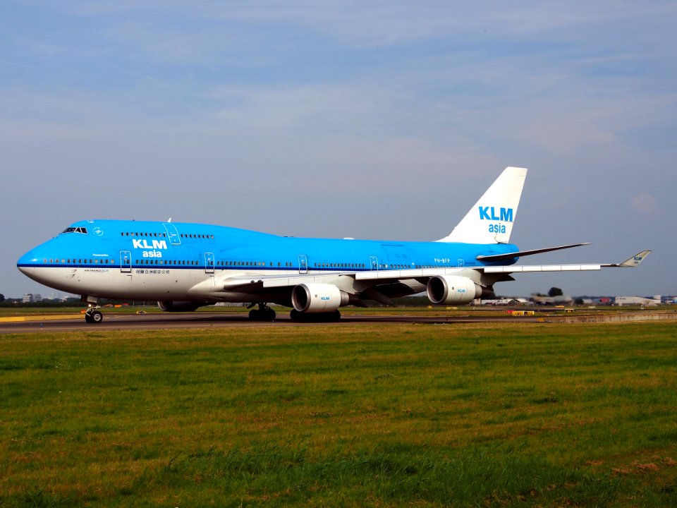 PH-BFP KLM Royal Dutch Airlines Boeing 747-406(M) - cn 2637, taxiing 22july2013 pic-005