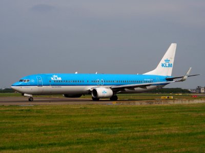 PH-BXP KLM Royal Dutch Airlines Boeing 737-9K2(WL) taxiing 13july2013 pic2